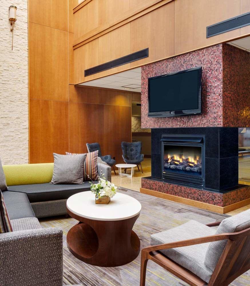 Hotel Courtyard By Marriott Boston Logan Airport Exterior foto