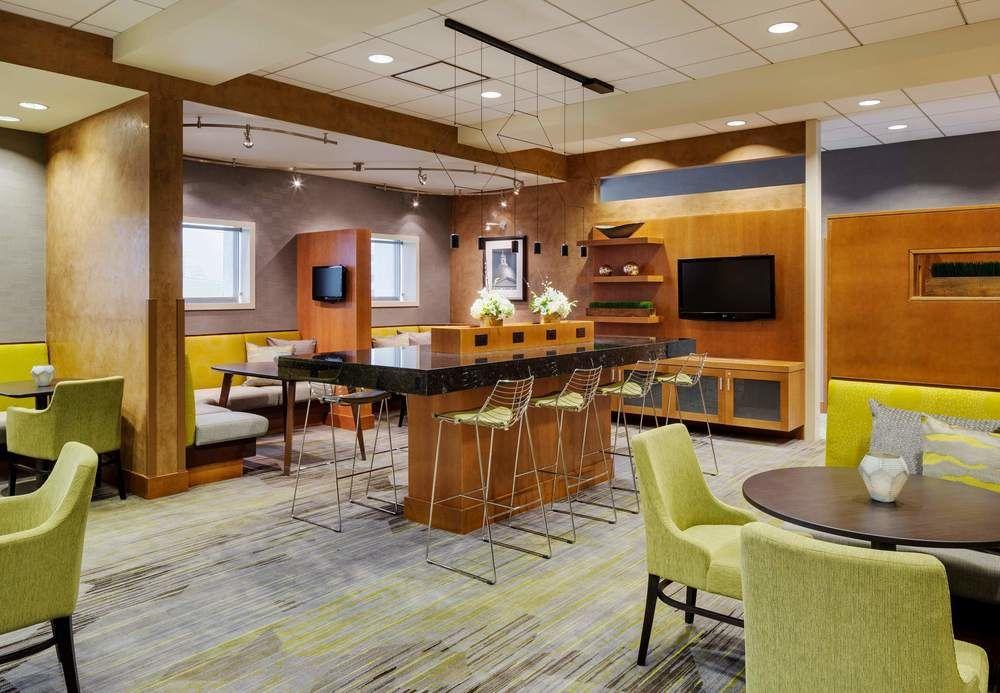 Hotel Courtyard By Marriott Boston Logan Airport Exterior foto