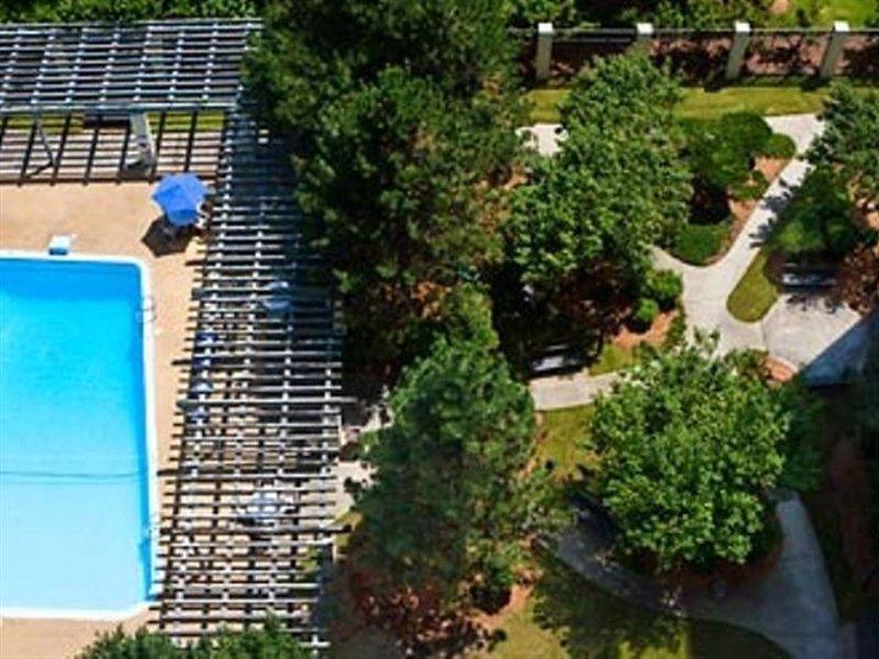 Hotel Courtyard By Marriott Boston Logan Airport Exterior foto