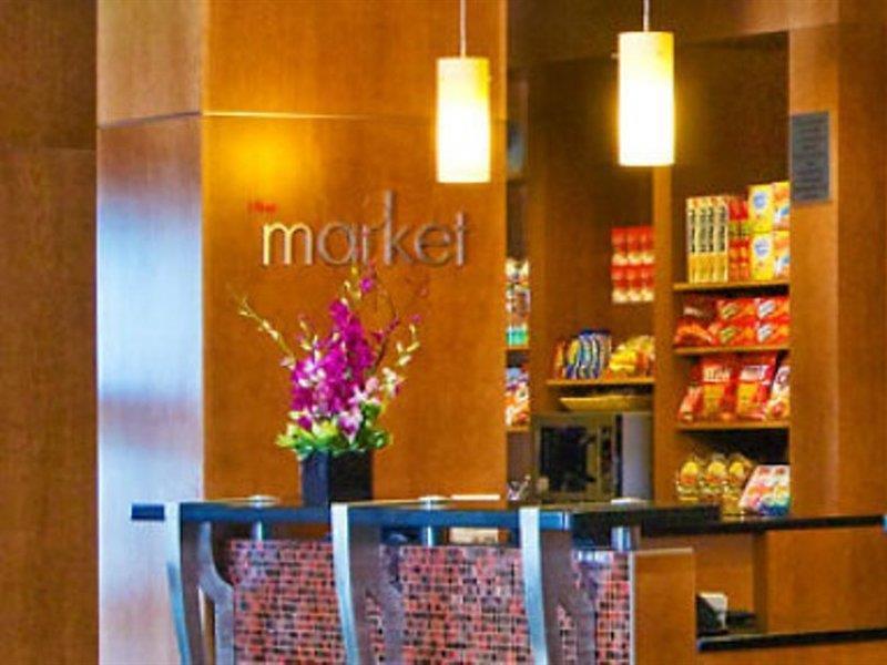Hotel Courtyard By Marriott Boston Logan Airport Exterior foto
