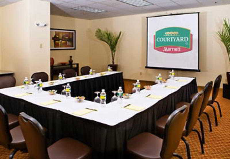 Hotel Courtyard By Marriott Boston Logan Airport Exterior foto