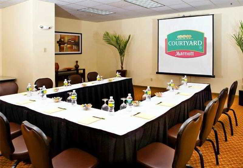 Hotel Courtyard By Marriott Boston Logan Airport Exterior foto