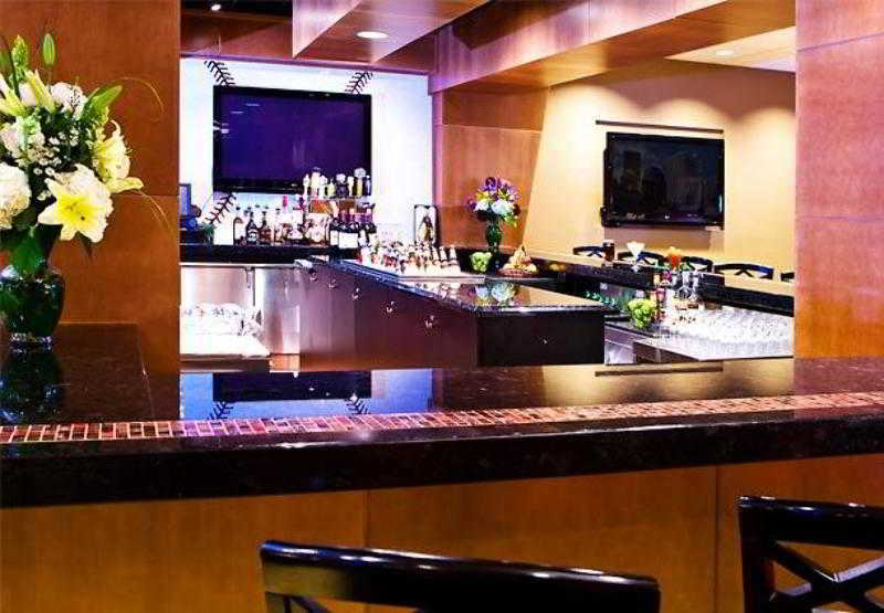 Hotel Courtyard By Marriott Boston Logan Airport Exterior foto